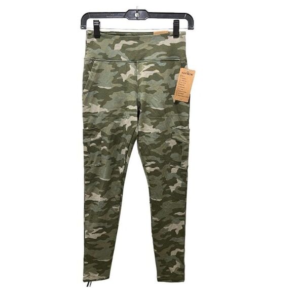 Victoria's Secret PINK High Waist Full Length Camo Cargo Fleece Lined Leggings - Picture 1 of 10